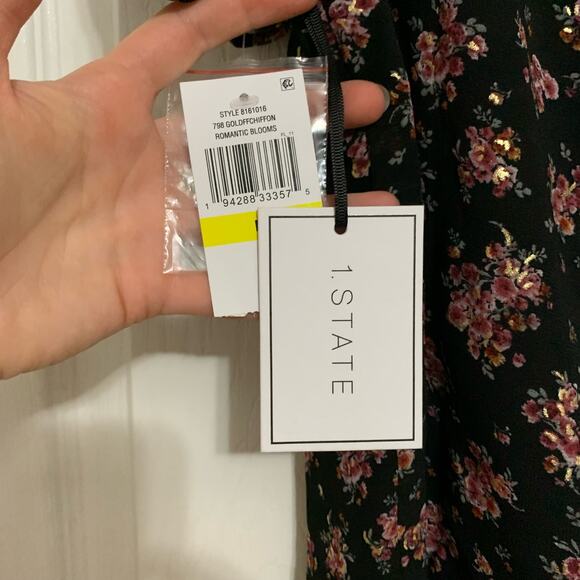 NWT 1.State Romantic Blooms Metallic Floral Blouse Medium - Picture 8 of 9